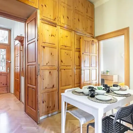 Raday Apartment *